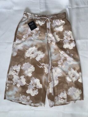 Simply Vera Vera Wang Taupe and Cream Floral  High Rose Wide Leg, Small